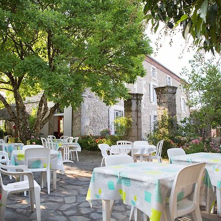 Hotel Restaurant Le Sully Saint-Saud-Lacoussiere Exterior photo