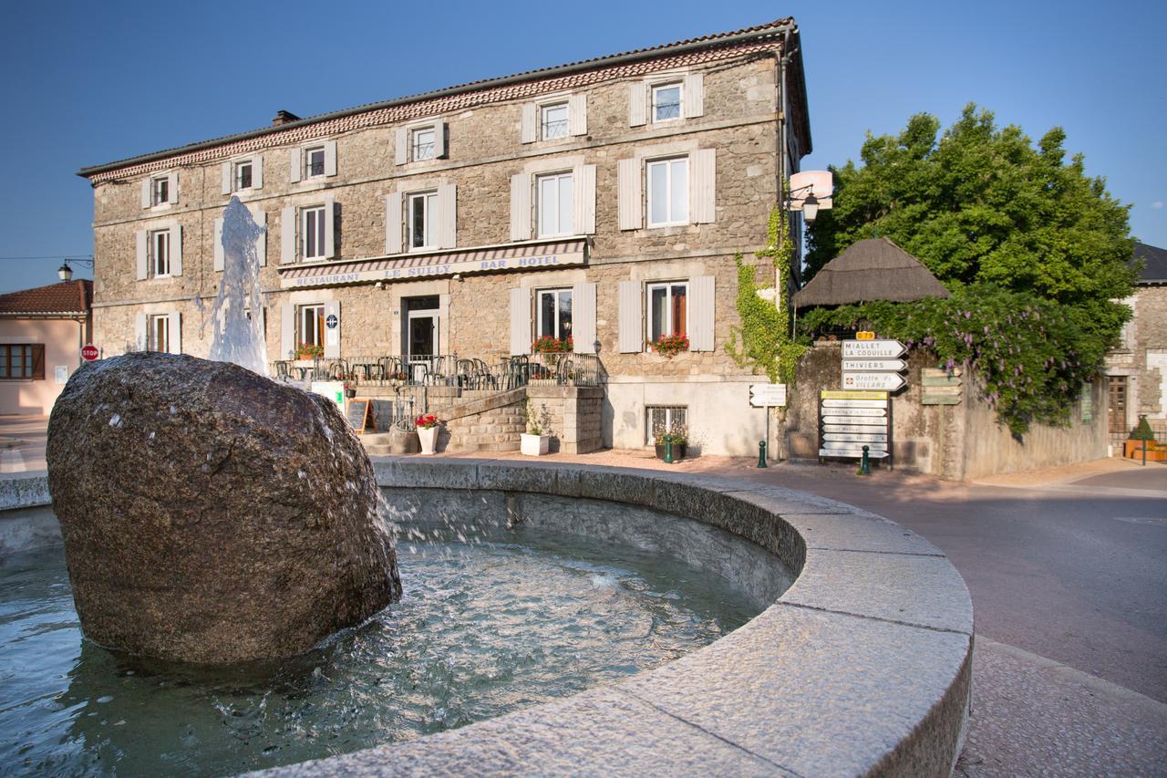 Hotel Restaurant Le Sully Saint-Saud-Lacoussiere Exterior photo